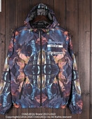 Top colorat pentru bărbați, cu glugă și motive florale