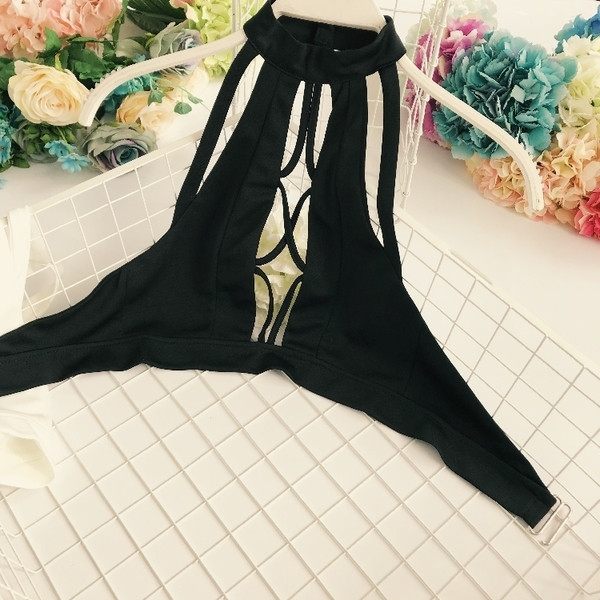 Bustiera dama cu spatele gol si cravate in trei culori