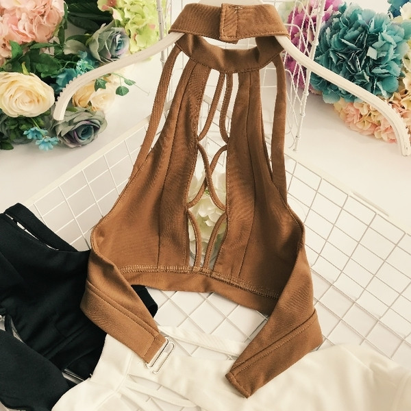 Bustiera dama cu spatele gol si cravate in trei culori