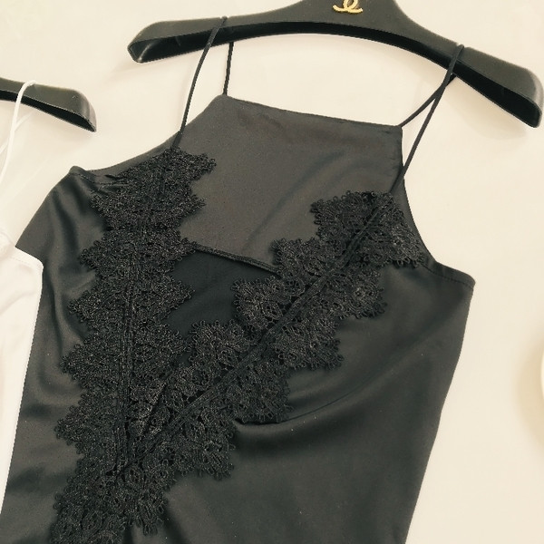 Maieu de damă din satin cu decolteu în V și dantelă în alb și negru