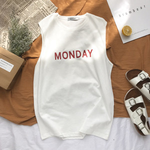 Maiou de damă de zi cu bretele largi și inscripție în mai multe culori