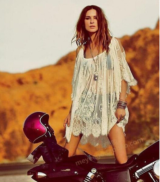 Δαντελοτό παρέο  σε σχήμα O με floral κεντήματα