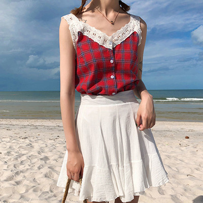 Top de damă în carouri cu dantelă și nasturi în două culori