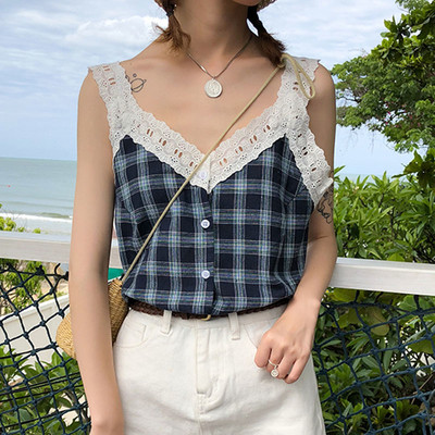 Top de damă în carouri cu dantelă și nasturi în două culori