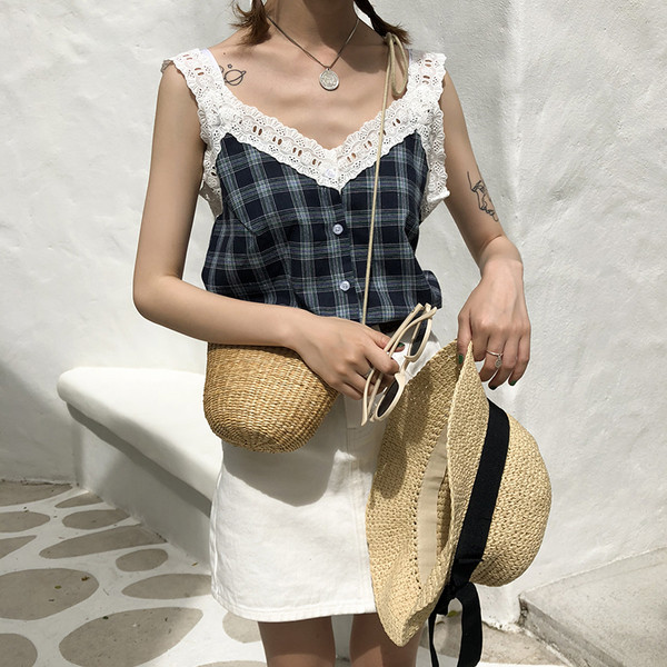 Top de damă în carouri cu dantelă și nasturi în două culori