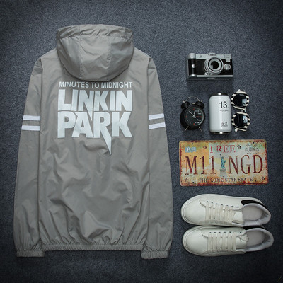 Top pentru bărbați HIT Sports cu inscripție pe spate în mai multe culori