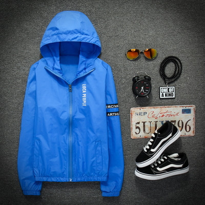 Top pentru bărbați HIT Sports cu inscripție pe spate în mai multe culori