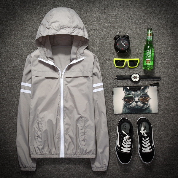 Top pentru bărbați HIT Sports cu inscripție pe spate în mai multe culori