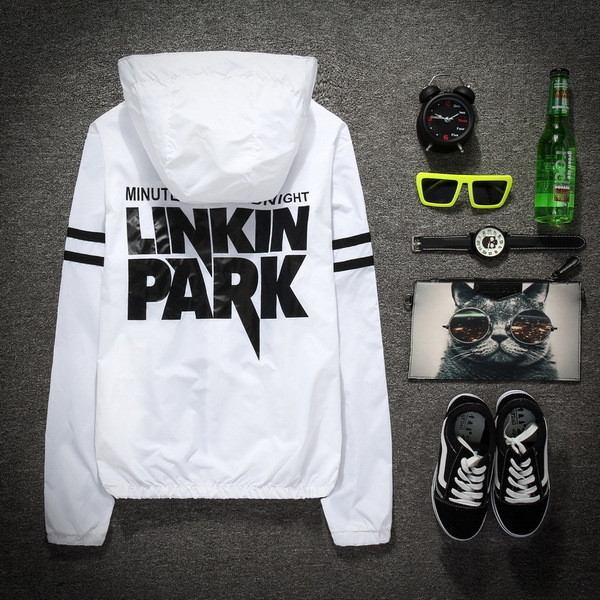 Top pentru bărbați HIT Sports cu inscripție pe spate în mai multe culori