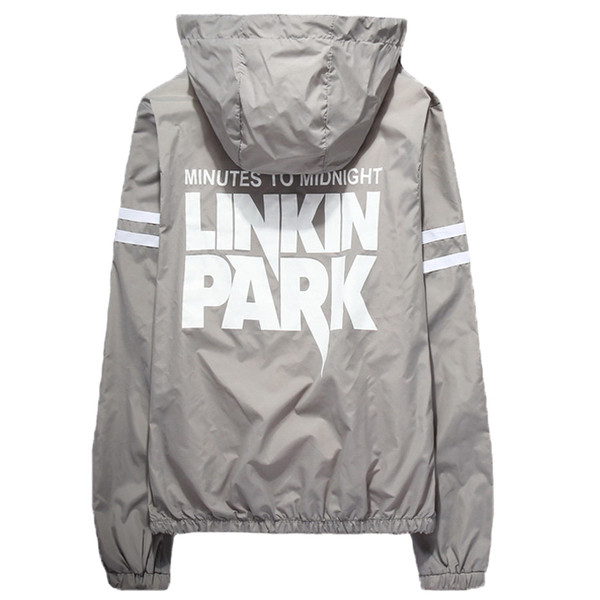 Top pentru bărbați HIT Sports cu inscripție pe spate în mai multe culori