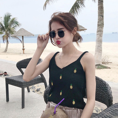 Maieu de dama tricotat cu broderie in mai multe culori