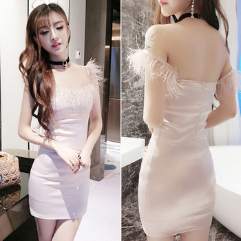 Дамска рокля с паднали презрамки и цип на гърба в розов цвят