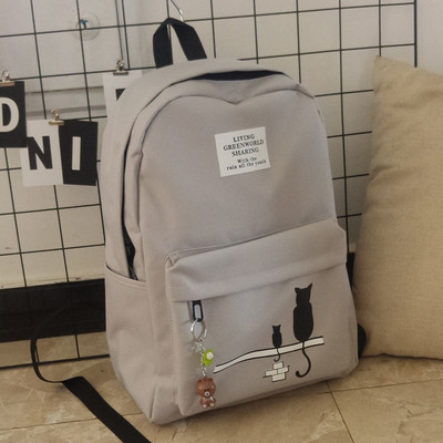 Удобна дамска раница с апликация в няколко цвята