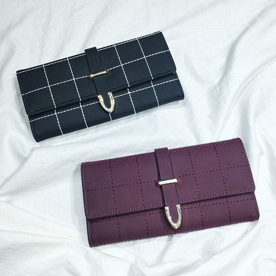 Дамски портфейл в няколко цвята с интересно закопчаване