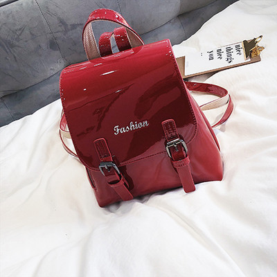 Модерна дамска раница от лак с надпис в четири цвята