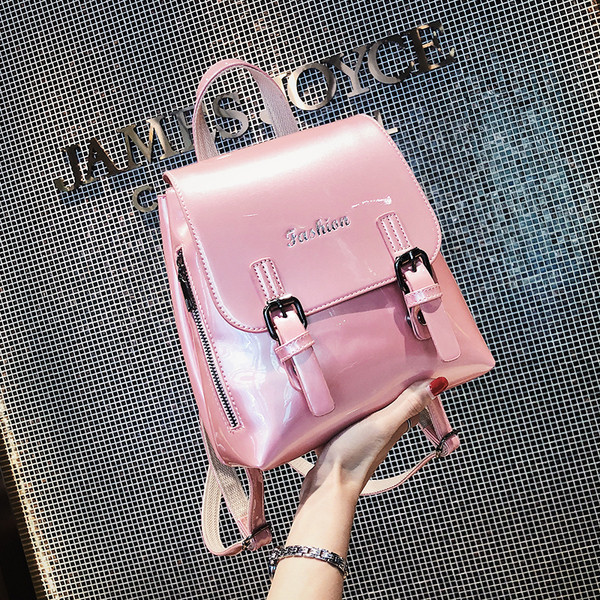 Модерна дамска раница от лак с надпис в четири цвята