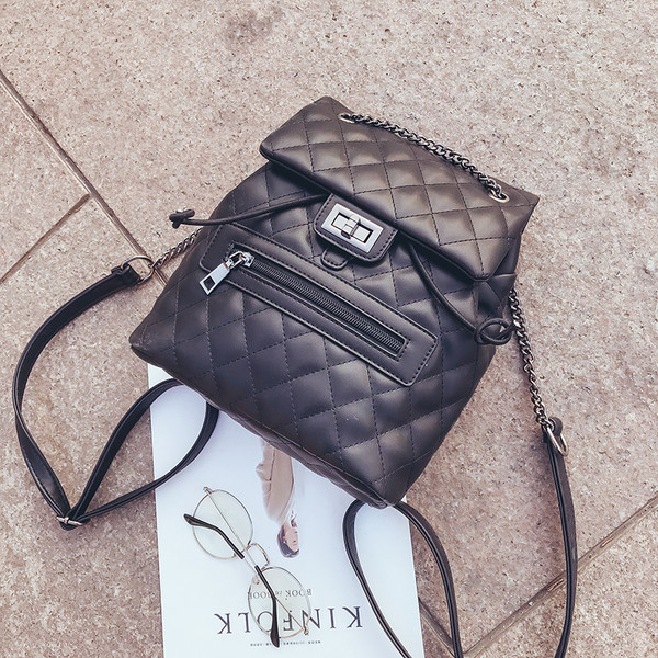 Стилна дамска раница в черен и кафяв цвят