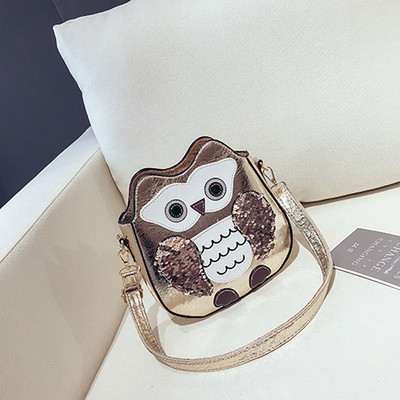 Дамска раница с 3D декорация в четири цвята