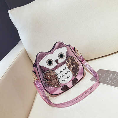 Дамска раница с 3D декорация в четири цвята