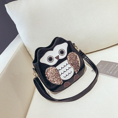 Дамска раница с 3D декорация в четири цвята