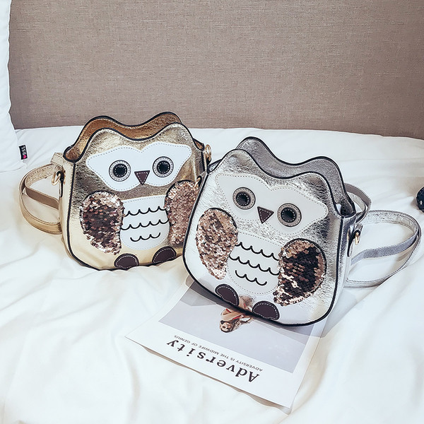 Дамска раница с 3D декорация в четири цвята