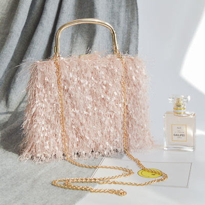 Дамска модерна чанта с ресни в няколко цвята