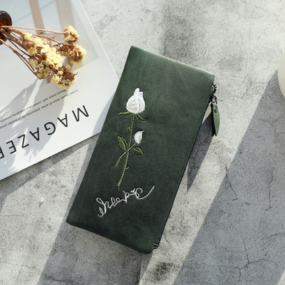 Portofel de dama modern in mai multe culori cu decor floral