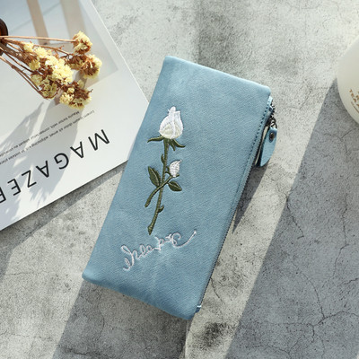 Portofel de dama modern in mai multe culori cu decor floral