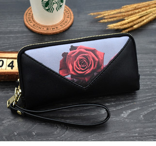 Portofel mare de dama cu fermoar si aplicatie frumoasa