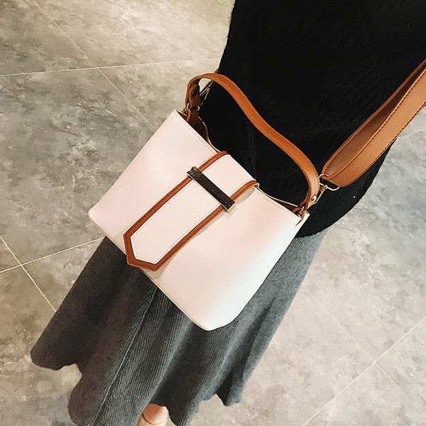 Geanta casual dama in culori clasice