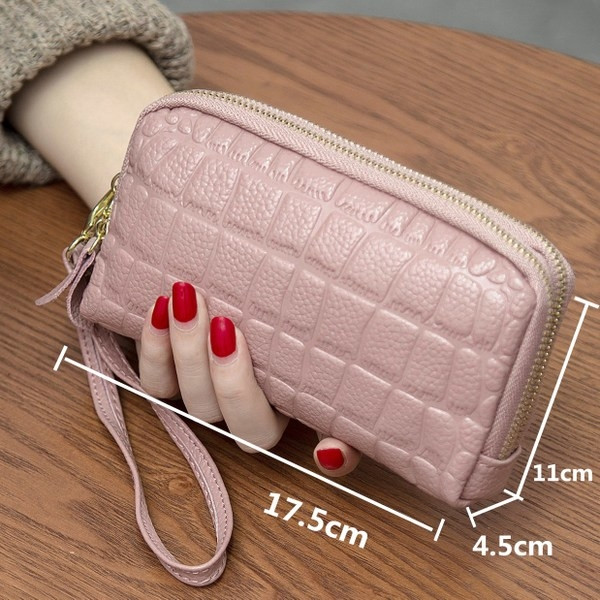 Portofel de dama modern cu fermoar si ciucuri