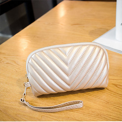 Frumos portofel de dama cu lant lung in mai multe culori