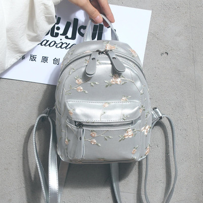 Дамска малка раница с флорална бродерия в четири цвята