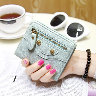 Малък дамски портфейл с цип и метални елементи в няколко цвята