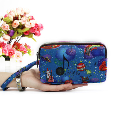 Голям дамски портфейл с различна цветна щампа