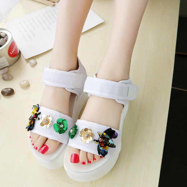 Sandale casual dama cu autocolante si pietre decorative si paiete in alb si negru