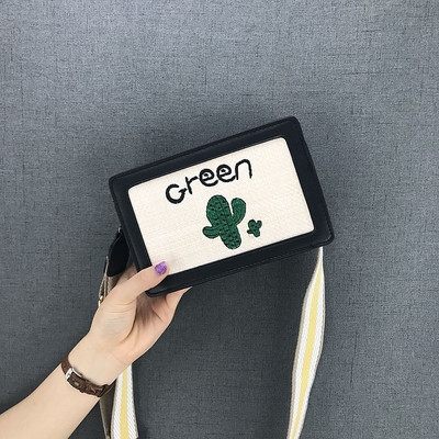 Geanta mini de dama cu broderie si maner lung reglabil