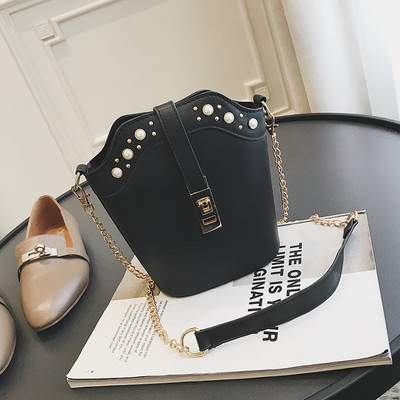 Дамска стилна чанта в няколко цвята с декоративни перли