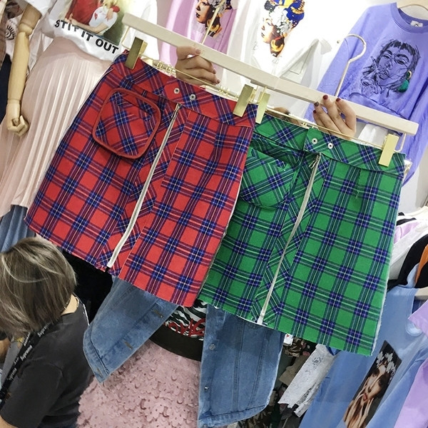 Fusta dama in carouri cu fermoar in fata in doua culori