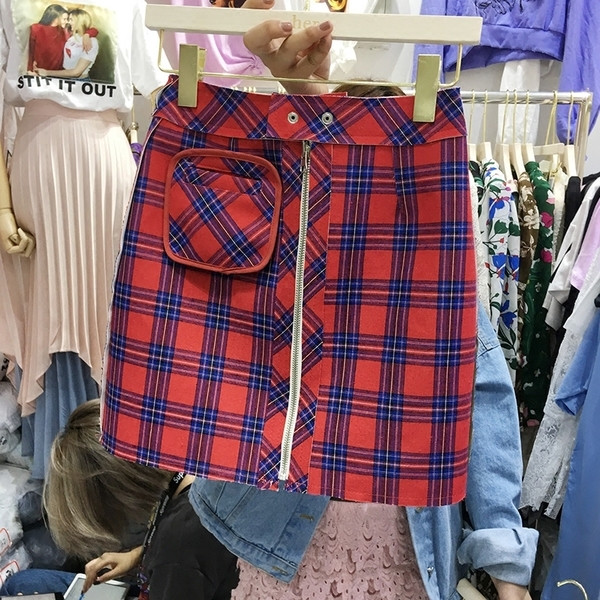 Fusta dama in carouri cu fermoar in fata in doua culori