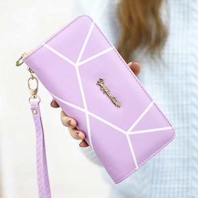 Μοντέρνο γυναικείο πορτοφόλι με φερμουάρ και μεταλλική επιγραφή σε διάφορα μοντέλα