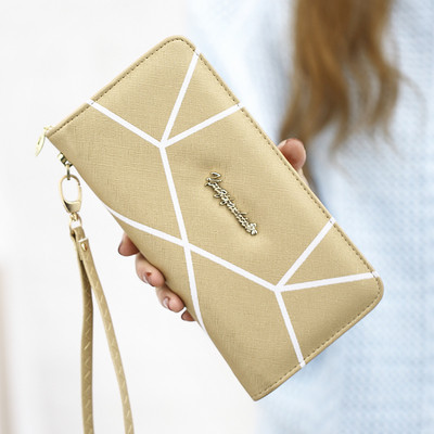 Μοντέρνο γυναικείο πορτοφόλι με φερμουάρ και μεταλλική επιγραφή σε διάφορα μοντέλα