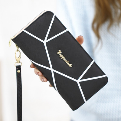 Μοντέρνο γυναικείο πορτοφόλι με φερμουάρ και μεταλλική επιγραφή σε διάφορα μοντέλα