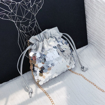 Дамска чанта в три цвята с пайети