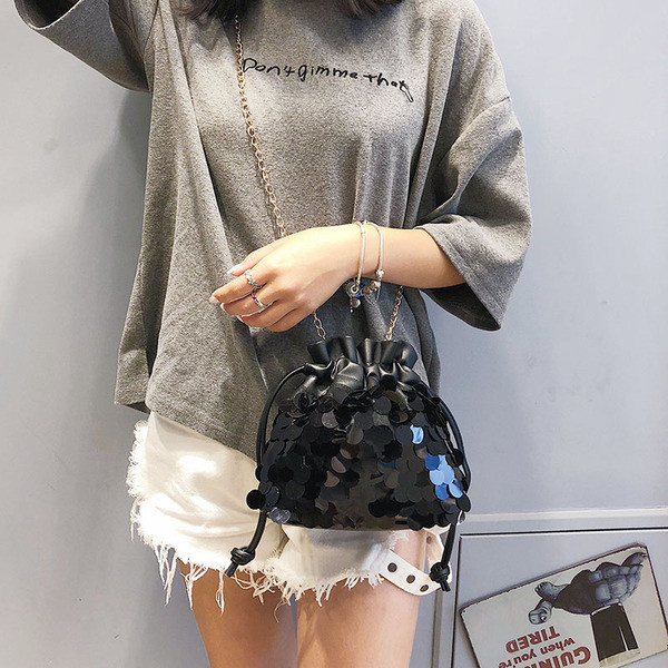 Дамска чанта в три цвята с пайети