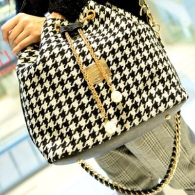 Дамска чанта от плат за през рамо с етно мотиви 