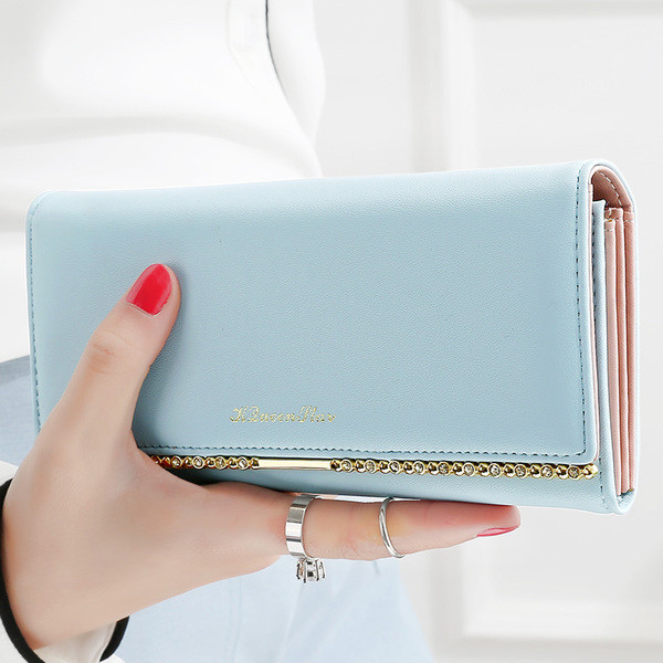 Елегантен дамски портфейл с надпис в няколко цвята