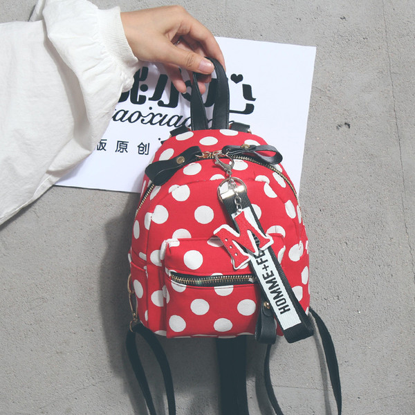 Дамска раница в три цвята на точки с аксесоар