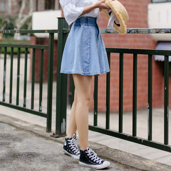 Модерна дамска дънкова  пола с ластик на колана широк модел 