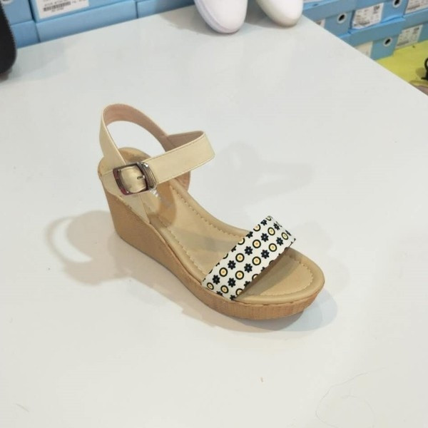 Дамски сандали на 8 см платформа-два цвата